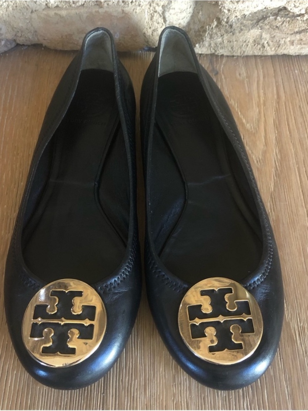 Tory Burch REVA Black Ballet Flats Gold Logo Sz 9 good cond price firm!